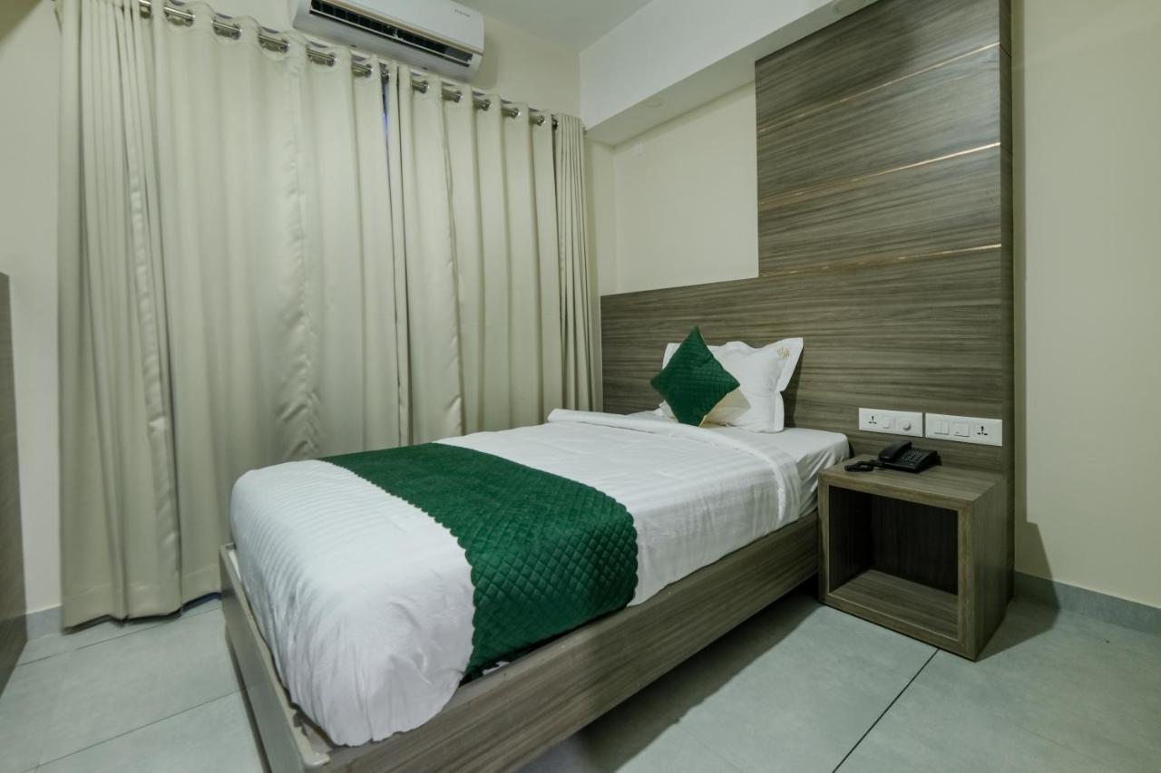 The Heartland Business Hotel, Trivandrum Thiruvananthapuram Exterior photo